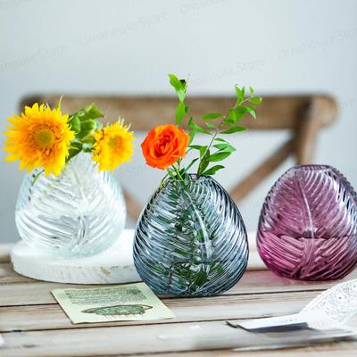 Minimalist Modern Leaf Pattern A Flower Glass Vase Small Size Dry Flower Decoration Colored Floral Ware Office Decoration Vases
