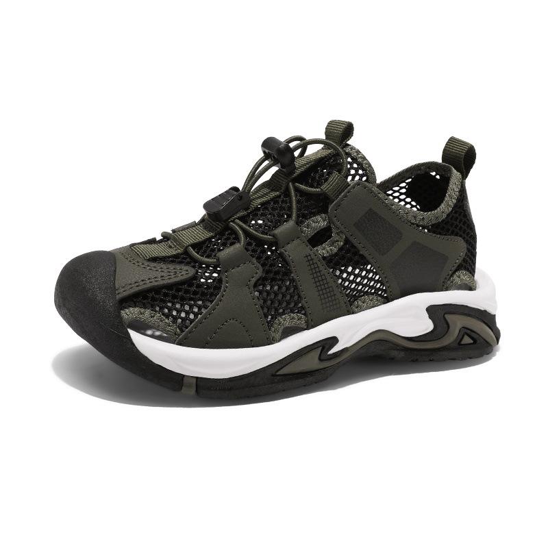 Letnie siatkowe sandały sportowe dla chłopców 2026: Miękka podeszwa, zamknięty czubek. Idealne dla średnich i dużych dzieci na plaży.