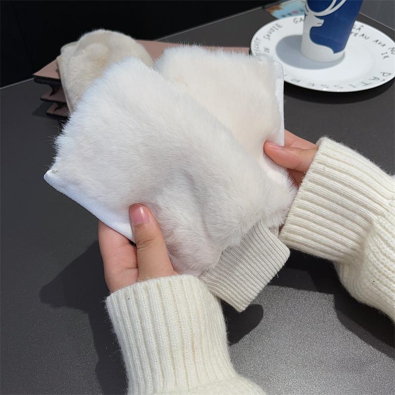 Leopard Print Plush Half-Finger Suede Gloves - Warm, Cute Winter Style for Students