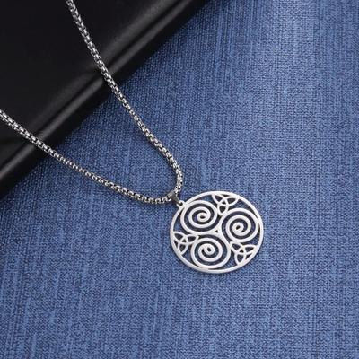 Skyrim Triskele Triskelion Kolye Erkekler Paslanmaz Çelik Üçlü Spiral İrlanda Düğüm Kolye Uzun Zincir Muska Takı Hediye