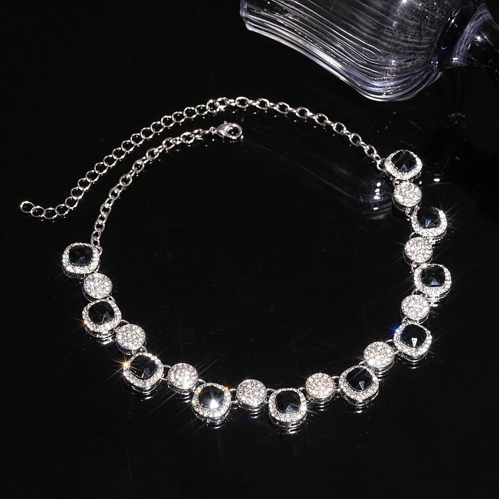 Sparkling Geometric Hollow Splicing Necklace, Fashionable and Trendy, Personalized Collarbone Chain, Light Luxury and High-end Feel
