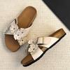 Fashion Sweet Flower Decoration Flat Slippers Women Retro Thick Bottom Cross Tied Slide Sandals Comfort Open Toe Designer Beach Sandals