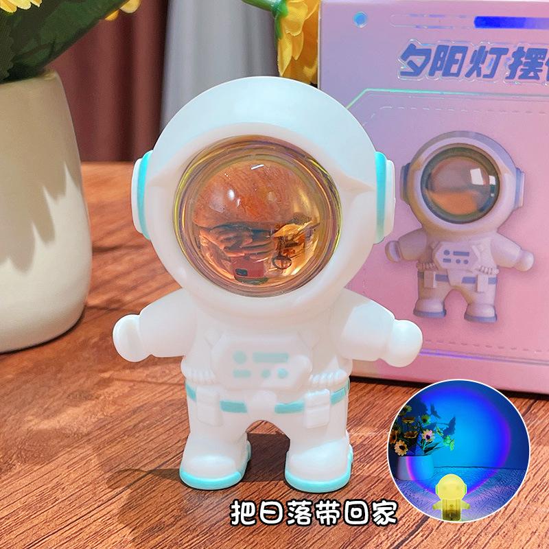 Cartoon Astronaut Sunset Light Office Home Desktop Small Ornament Ambient Light Figure Decoration Small Gift