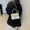 Solid color shoulder bag, simple foreign style handbag, female retro 2025 summer new temperament messenger small square bag