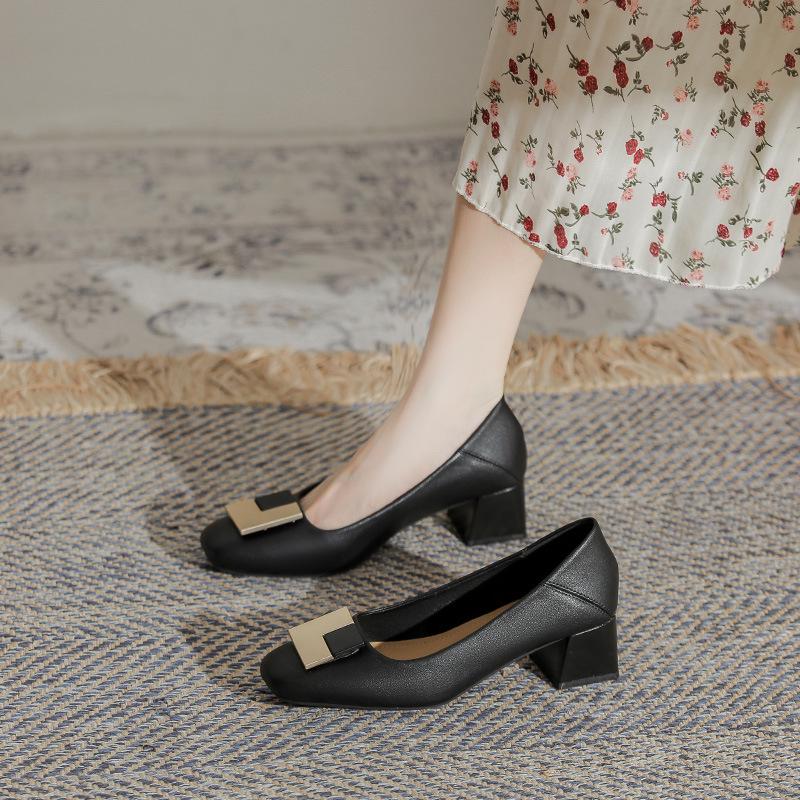 

Французский массивный каблук квадратный носок женские мягкие кожаные складные каблуки - 5 см 33