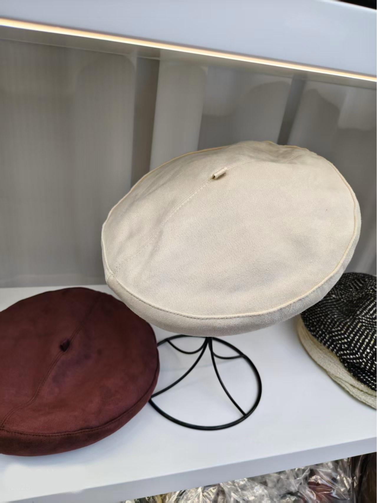 

Women s Retro Suede Beret - Korean Fashion, Versatile Painter Hat in Solid Colors M (56-58cm)