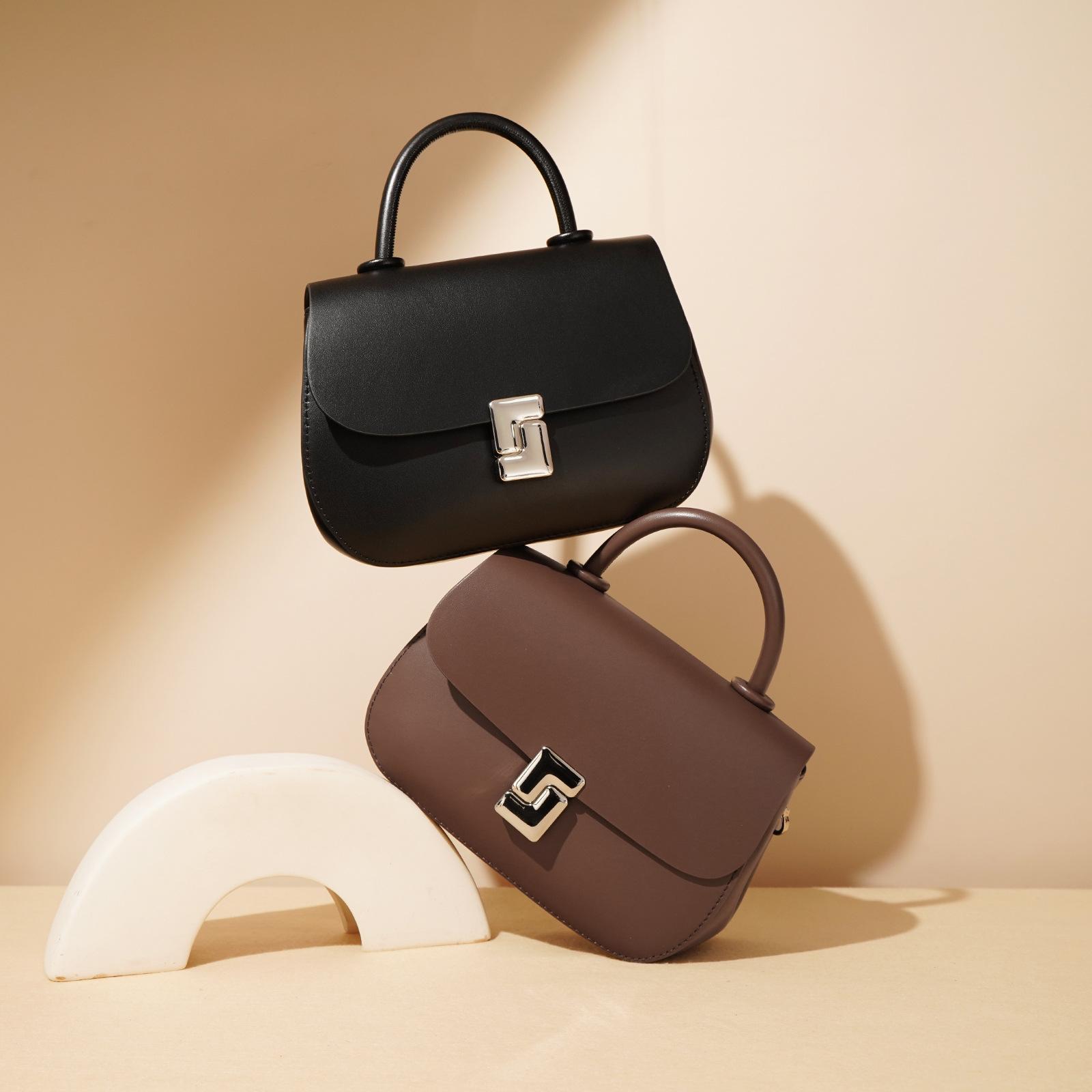 

New Cowhide Small Handbag Commuter Versatile Shoulder Messenger Bag Simple Shell Bag Light