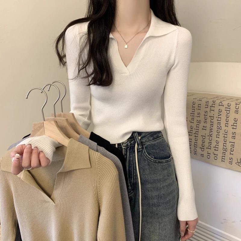 Niche slim-fitting and thin-necked knitted lo shirt for women's autumn and winter short inner sweater base top