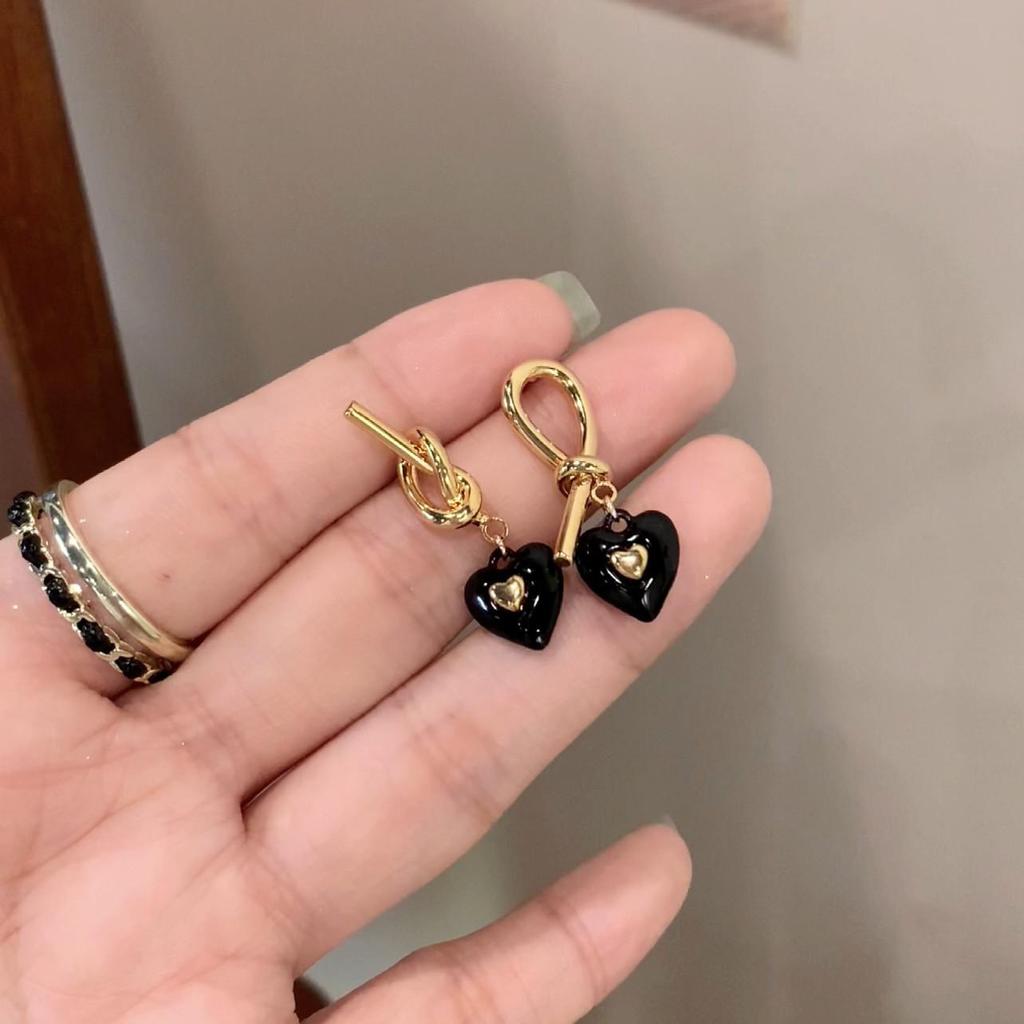 Elegant Black Diamond Silver Needle Earrings: High-End, Fashionable, Versatile Luxury