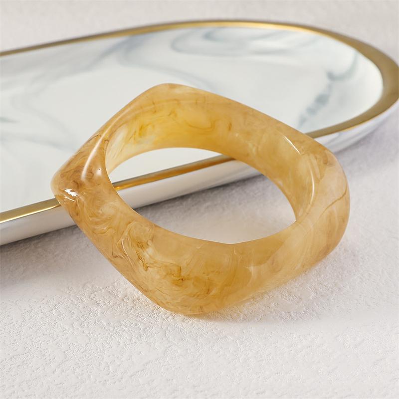 Vintage Brown Coffee Irregular Acrylic Resin Chunky Bangles for Women Goth Punk Geometric Bracelets Couple Friendship Jewelry