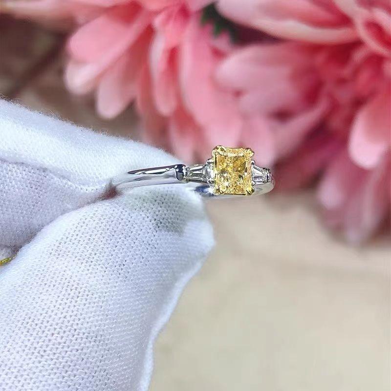 Anillo de mujer, anillo de diamante de color, simulación de tendencia europea y americana para mujer, anillo de diamante amarillo para el dedo índice de la novia, modelo popular