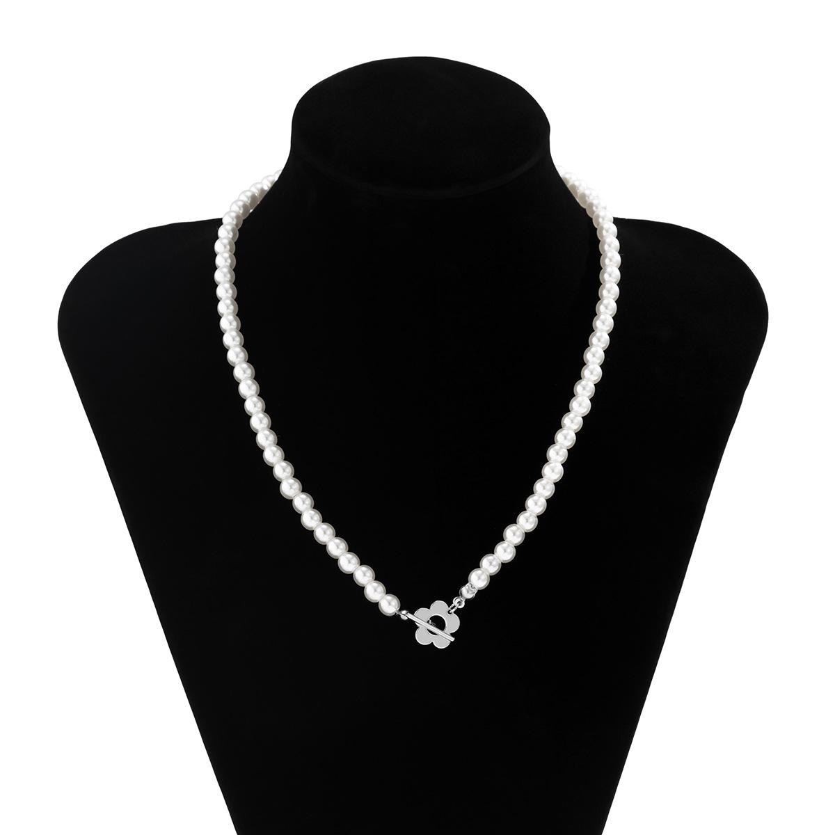 

Accessories, ethnic style rice bead collarbone necklace, simple beaded woven small flower OT buckle necklace for women