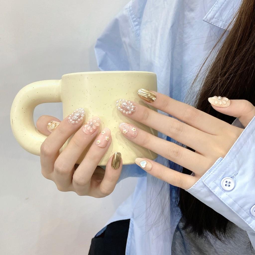 HANDMADE Artificial Nail Gold Foil Water Drop Flowers Gentle Medium Round Phototherapy Nails Fake Nails Reusable and Removable Nails