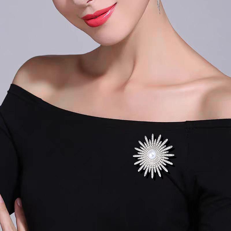 Gorgeous Luxury Sunflower Brooch Retro Personalized Pin Party Romantic Jewelry Accessories Charm Trendy Gift Unique