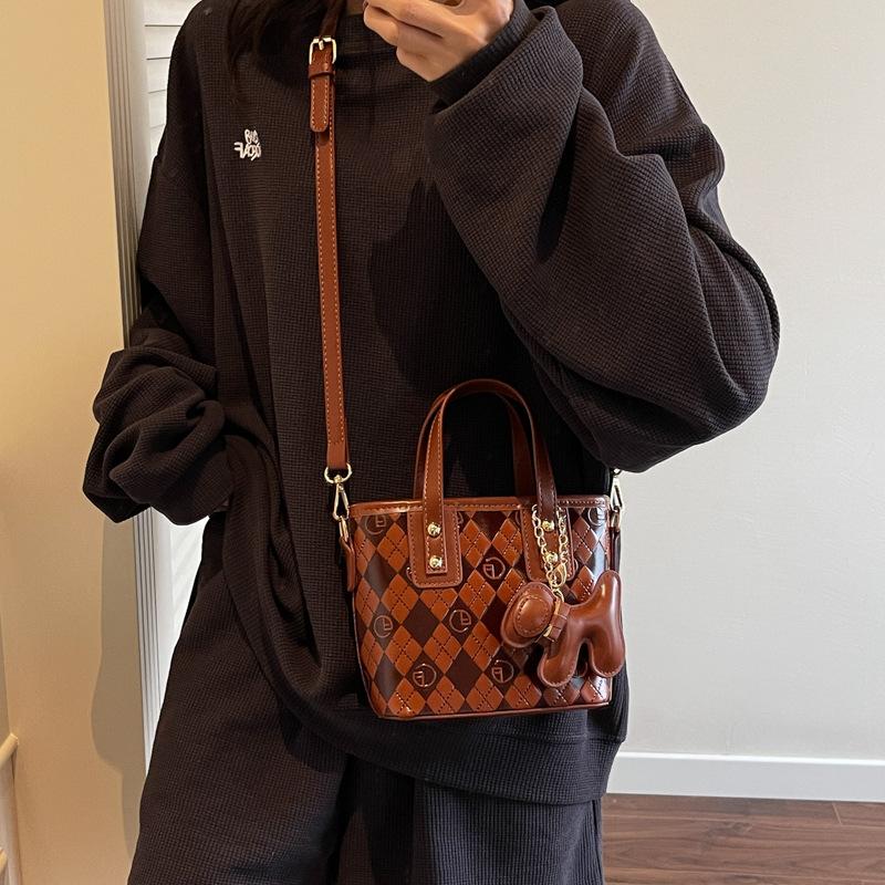 New Handbag Women's Shoulder Messenger Bag