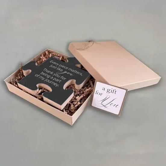 Dřevěná puzzle dekorace stolní puzzle ve tvaru ozdoby suvenýr dárek na rozloučenou a projev vděčnosti pro kolegy přátele