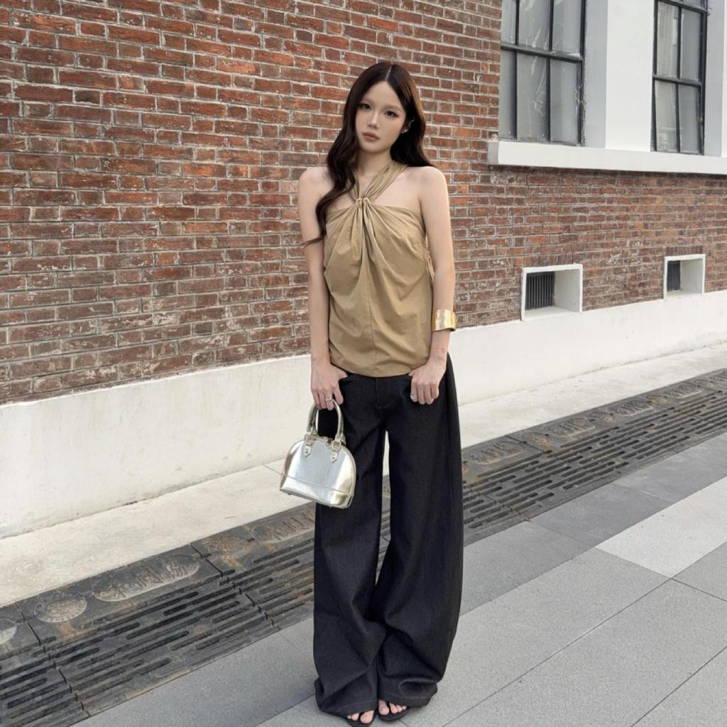 Niche Design Sense Metal Buckle Neck Vest Women's Summer New High-end Sense Waist and Thin Temperament Sleeveless Top