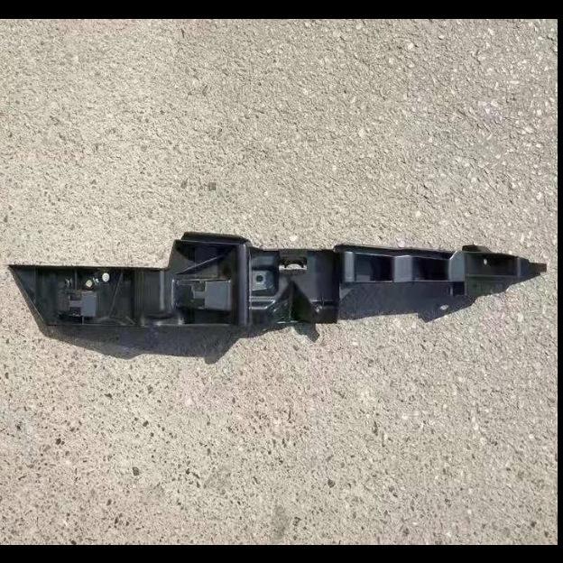 

Volkswagen Phaeton Front Bumper Bracket, Support, Clip & Lug Guide