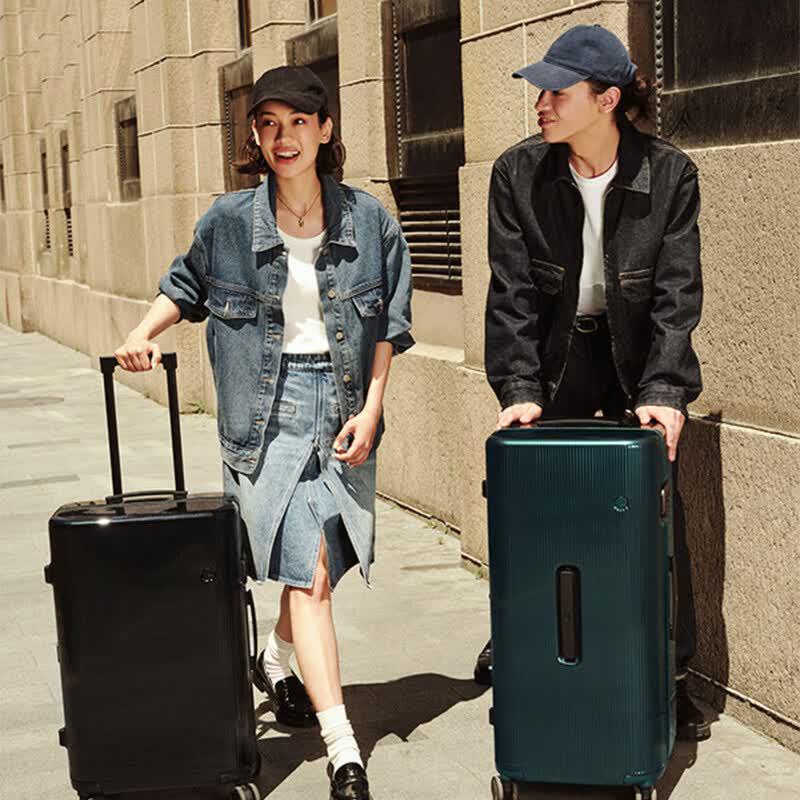 ITO Lightweight PC Luggage with Universal Wheels