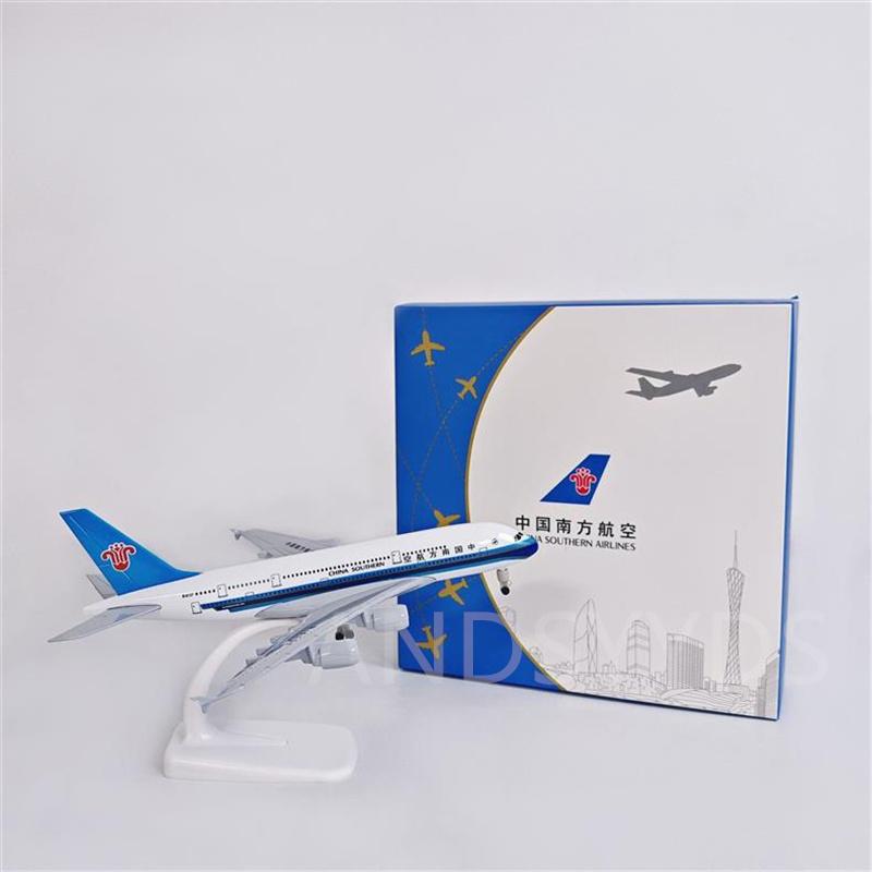 A380 China Southern Airlines 20cm 1/400 Scale Metal Alloy Aircraft Model Miniature Airplanes Model With Plane Wheels and Stand