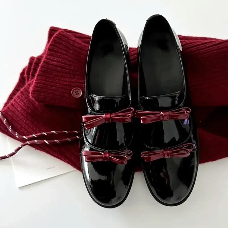 Mode Hohe Qualität Lackleder Schleife Designer Schuhe für Damen 2025 Frühling Quadratischer Absatz Runde Zehen Mary Jane Schuhe Luxus Pantoletten Slipper