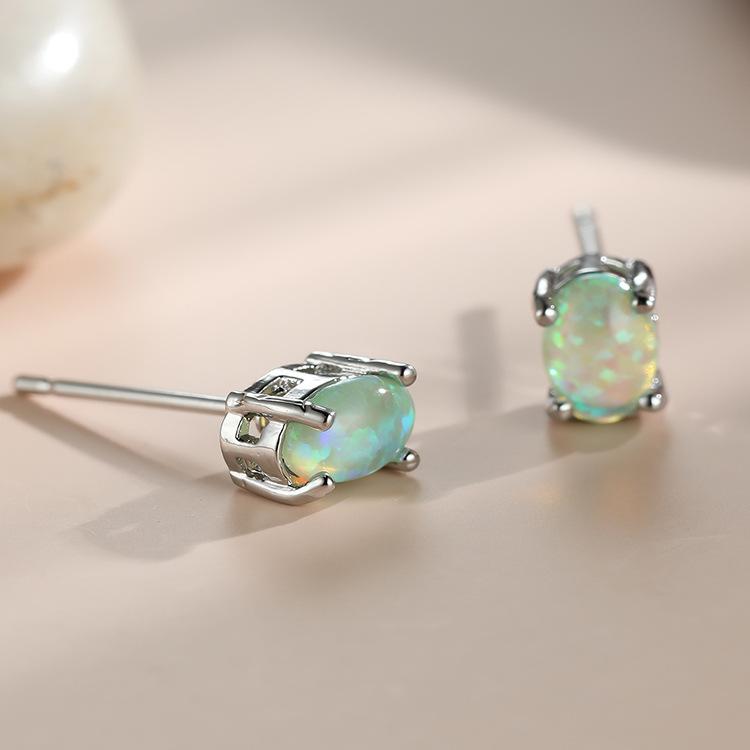 European and American Fashion Minimalist Style Oval Earrings Mini Cute and Versatile Girl Heart Earrings