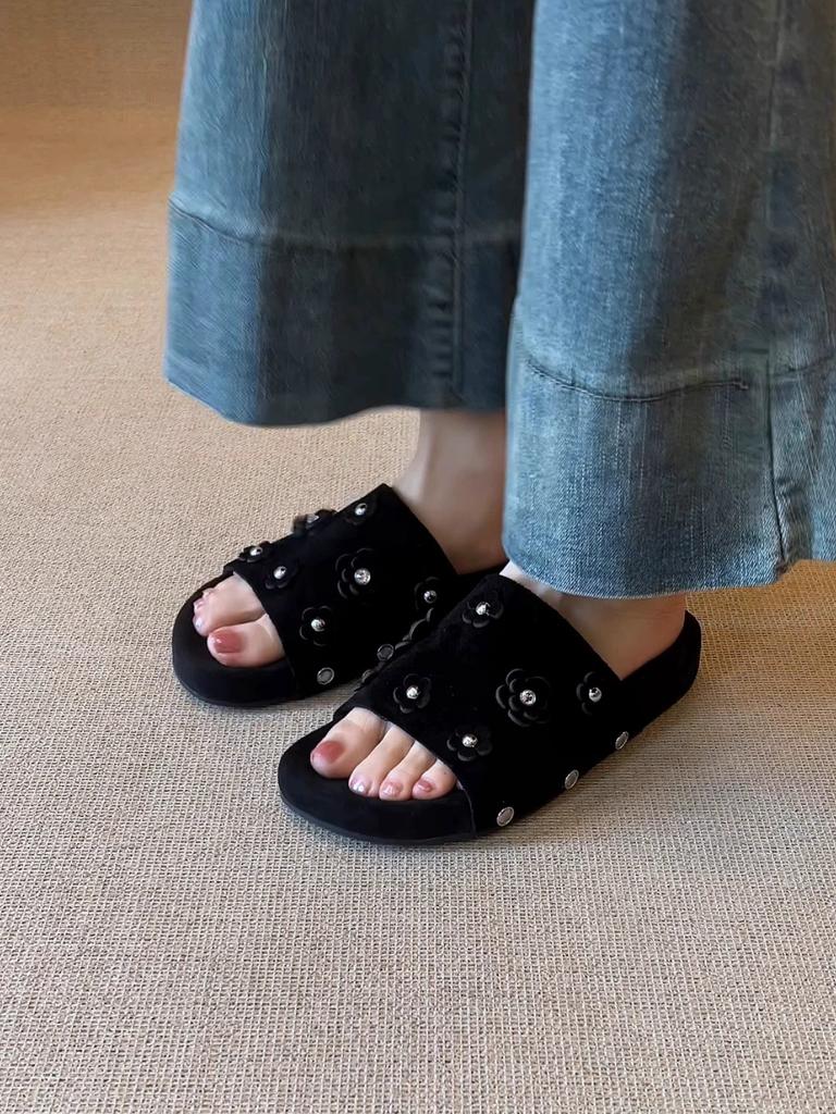 2025 New French Retro Style Fashion Temperament Pearl Flowers Versatile with Skirt Open-toed Platform Slippers Women