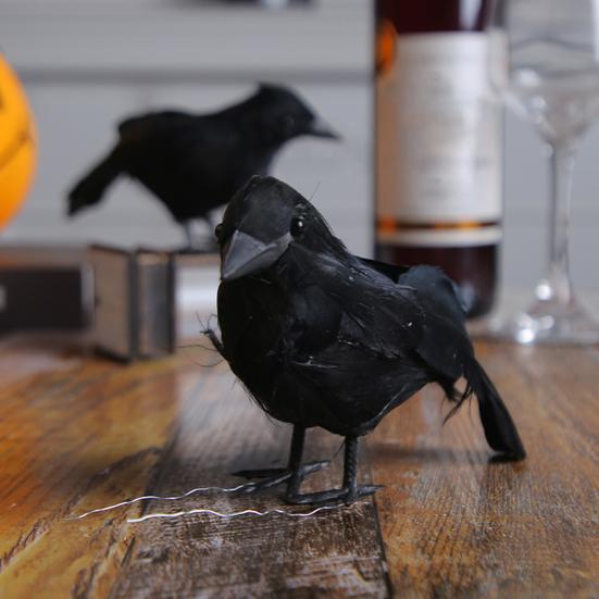 1 Set Feathered Crow Statue Handmade Realistic Looking Foam Fake Crow Ornament Indoor Outdoor Party Decoration