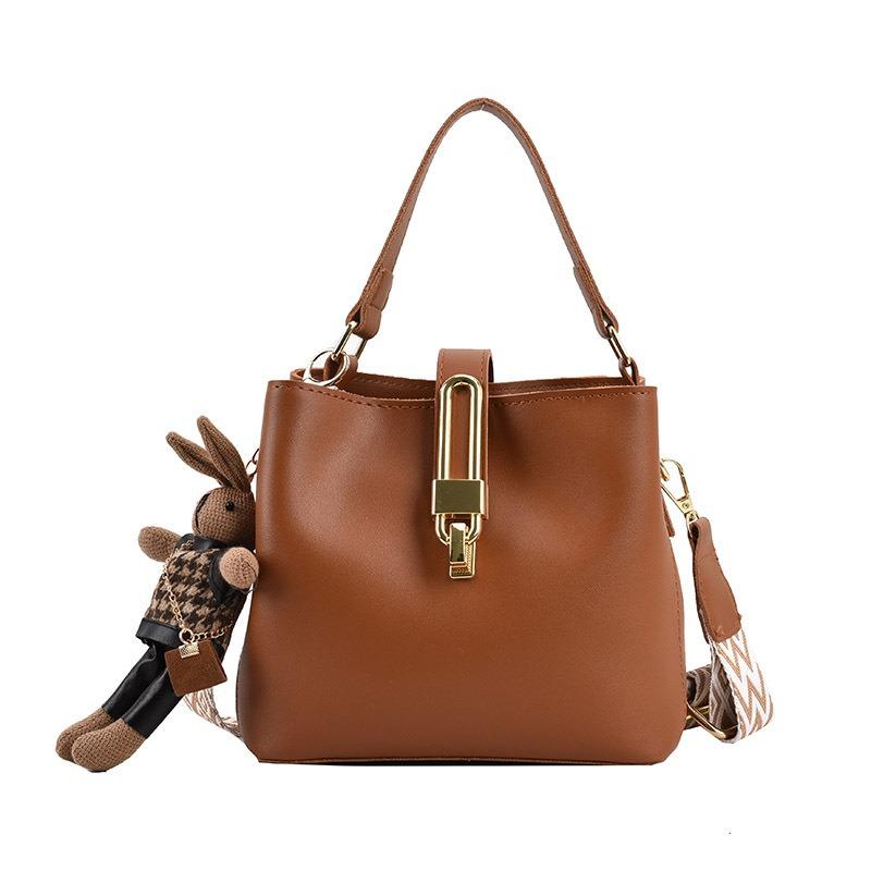 Fashion commuter small bag, new women's bag, popular wide shoulder strap messenger bag, fashionable portable bucket bag.