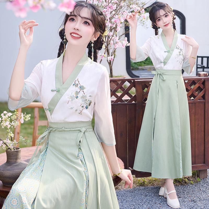Vintage Chinese Cheongsam & Tang Suit Two-Piece Hanfu Set for Women