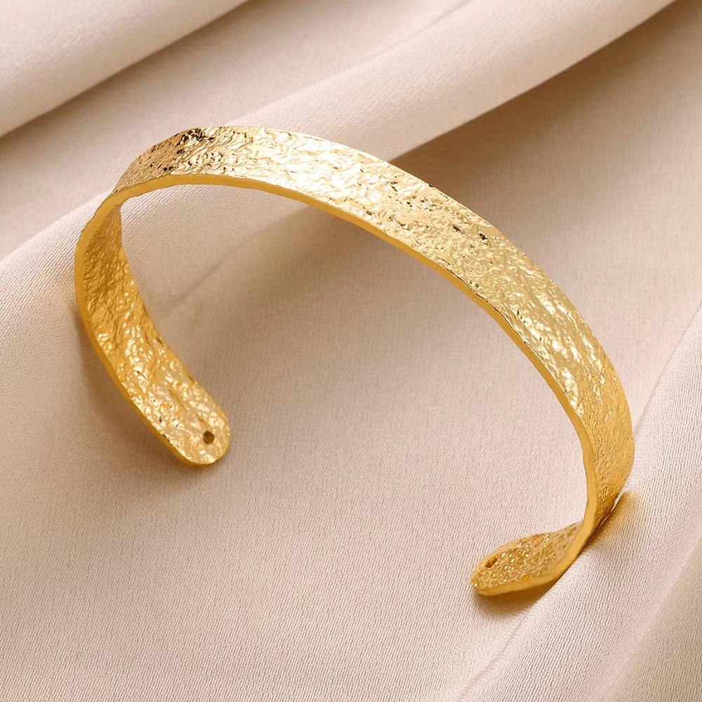 2025 Lava Wrinkle Cuff Bangles Bracelet Women Minimalist Gold Color Stainless Steel Flower C Adjustable Bracelets Party Jewelry