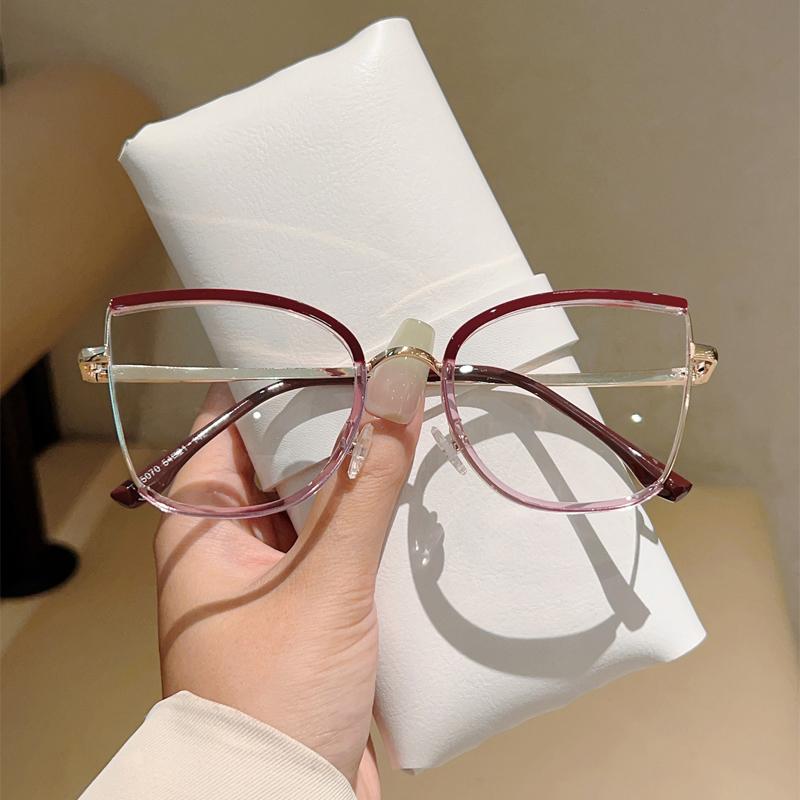 Oversized Vintage Glasses Women New Fashion Blue Light Blocking Eyewear Trendy Semi Metal Design Decorative Eyeglasses