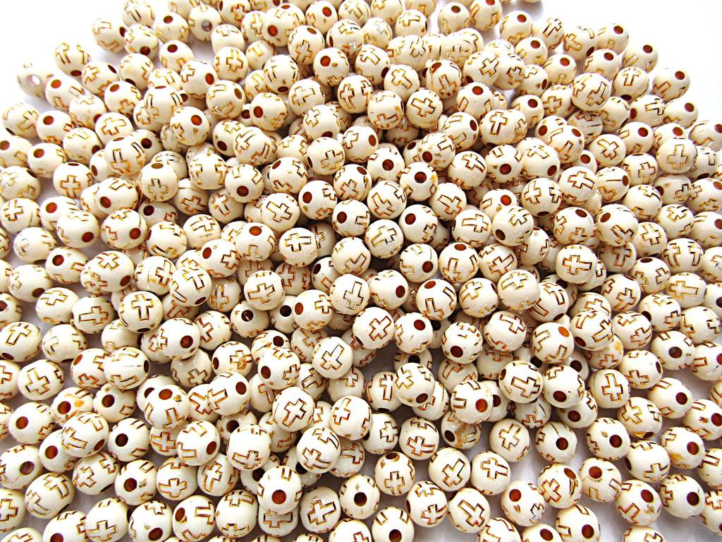 500 Stück Acrylperlen mit Kreuzmuster, rund, 8 mm, cremefarben, Bastelmaterialien, Huey H1385