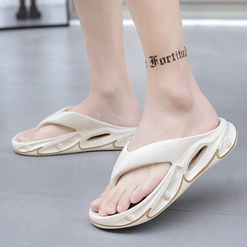 Fashion Men Flip Flops Outdoor Indoor Slippers Thick Soft Sole Men Beach Sandals Non-slip Bathroom Home Men Women Slippers Flip Flops