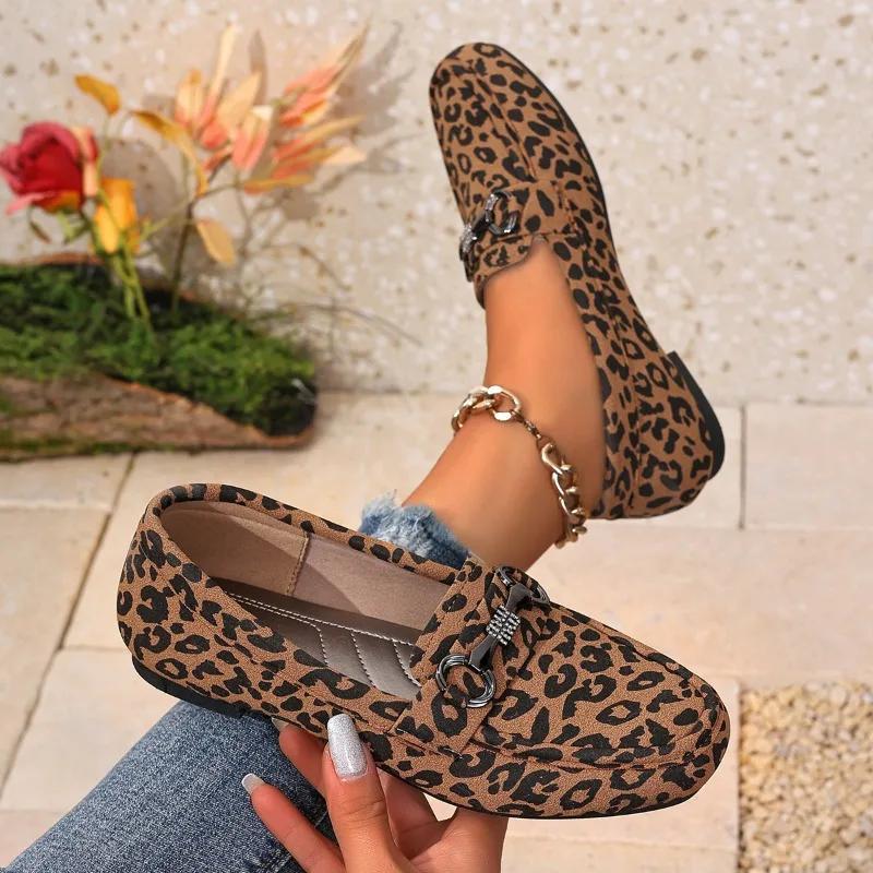 2025 Ladies Shoes Loafers Women's Flats Outdoor Casual Flats Women Metal Decoration Round Toe Leopard Plus Size Shoes Women