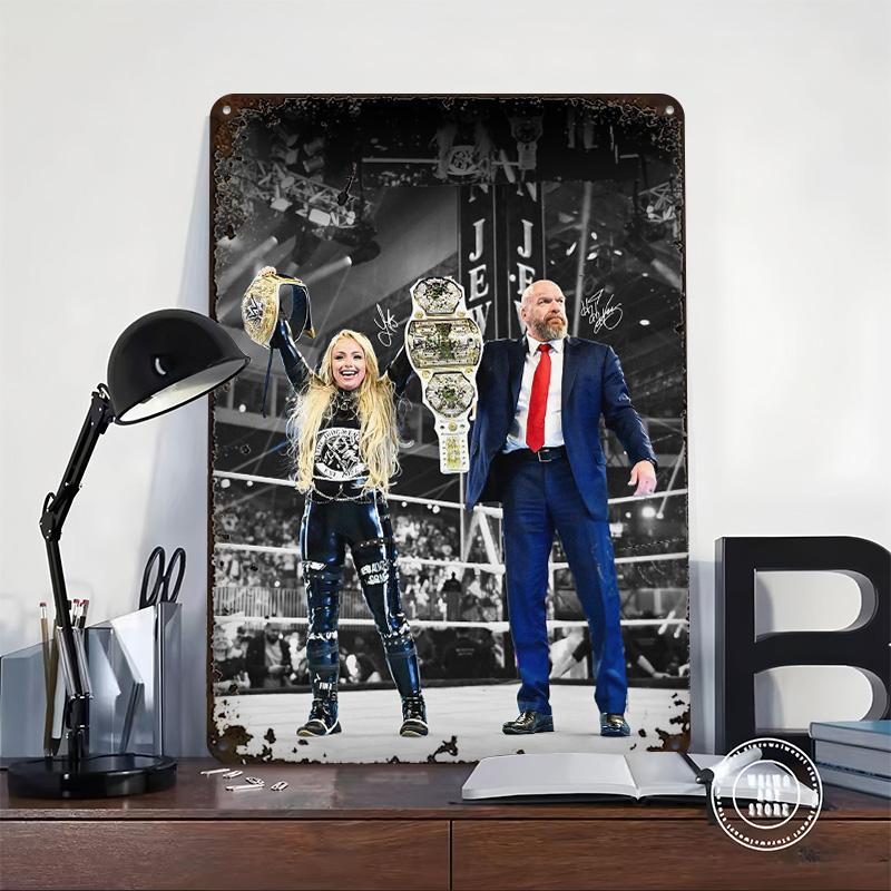 Paul Triple H Levesque a Liv Morgan Plechový plakát Vlastní nástěnné umění Vintage kovové cedule Retro plechová deska pro dekoraci kanceláře