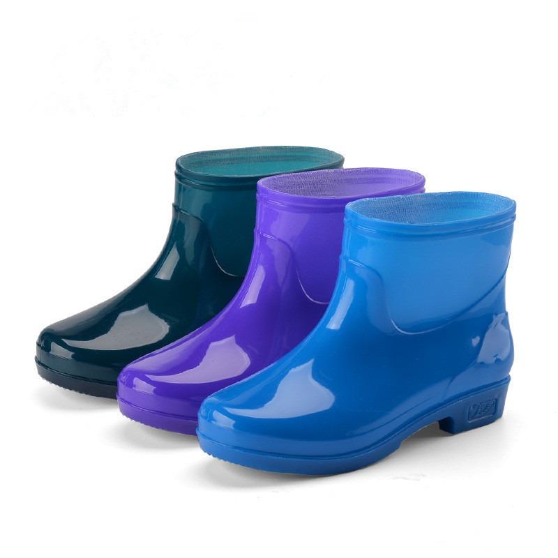 Rain shoes women's autumn and winter nonslip waterproof rain boots flatbottomed fashion water shoes warm velvet overshoes women's shoes