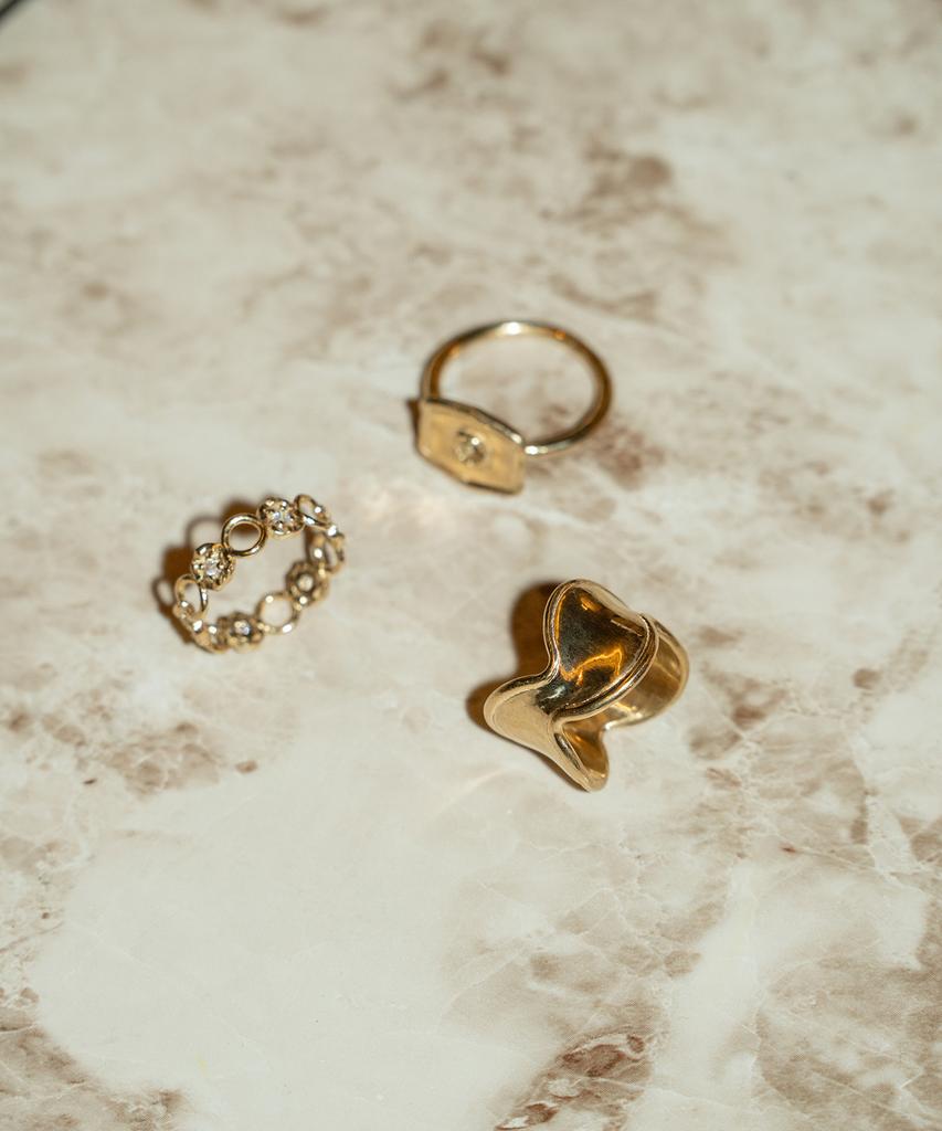 Fademine Corsage Surge Bold Ring