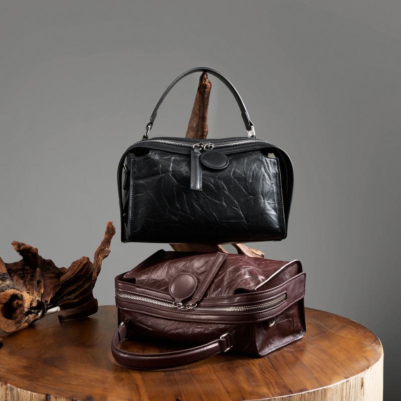 Autumn and Winter New High-end Boston Bag, Light Luxury First Layer Pleated Cowhide Leather Women's Bag, Clutch Pattern Pillow Bag