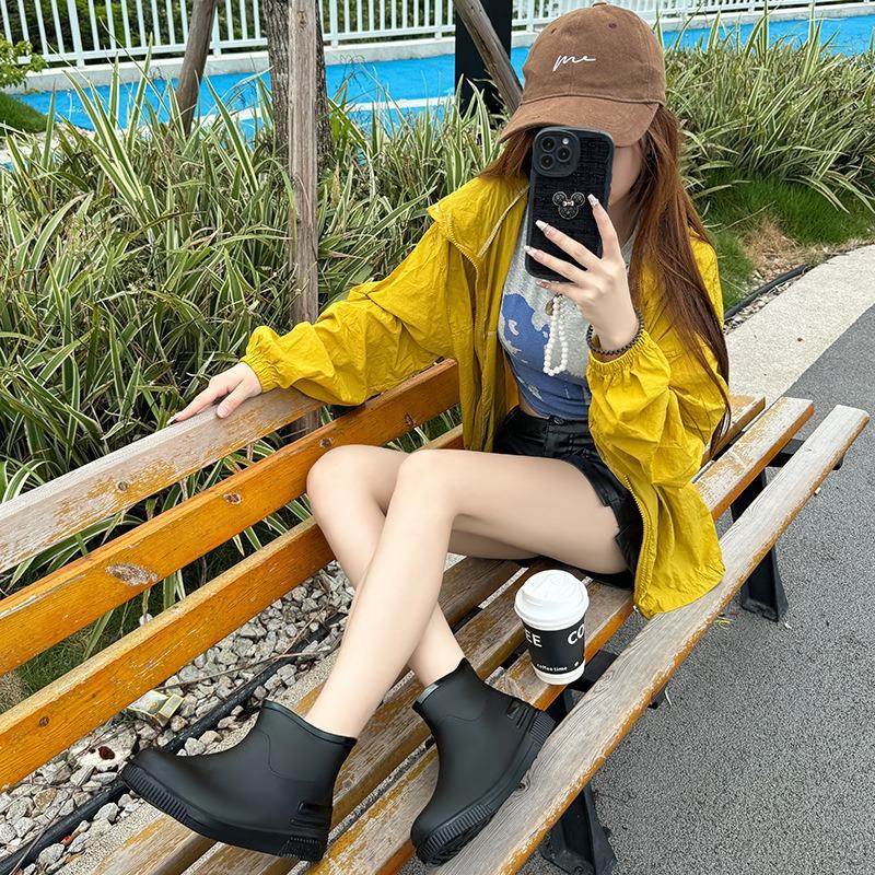 Fashion Short Tube Women's Rain Shoes Outdoor Low Tube Water Shoes New Non-slip Rain Boots Adult Warm Water Boots Rubber Shoes