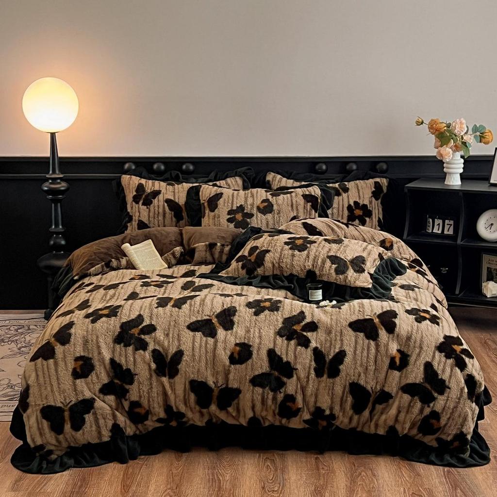 Korean-Style Four-Piece Velvet Bedding Set with Lace and Rabbit Fur: Includes High-Gram Fitted Sheet, Duvet Cover, and Plush Bed Sheet.