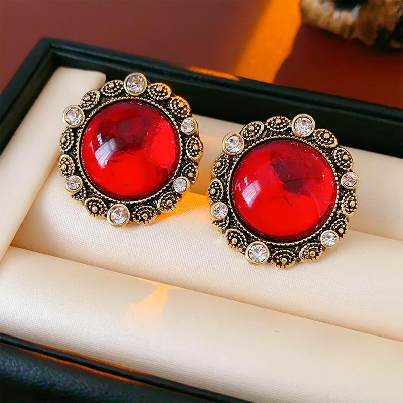 Vintage Silver Needle Diamond-Encrusted Square Earrings - Retro Court Style Luxury Ear Clips