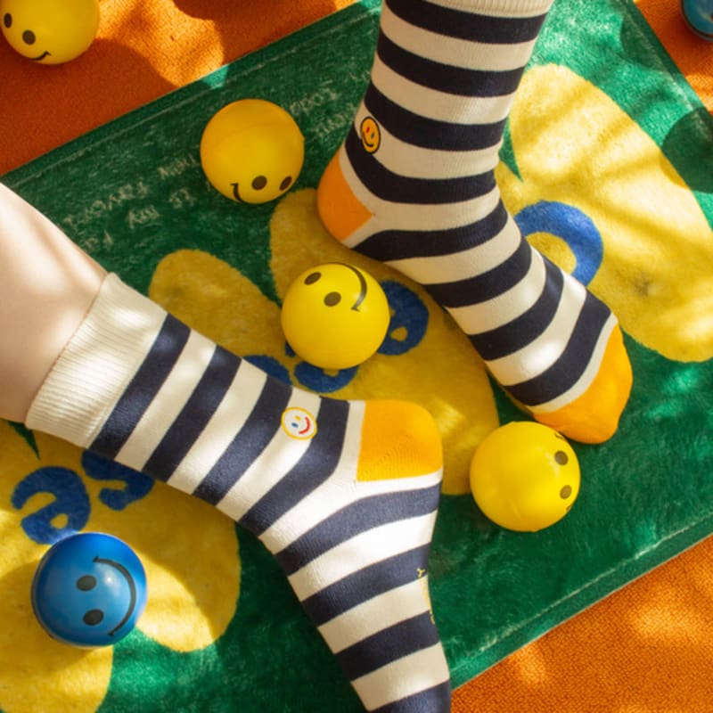 SNOOZY Striped Smile 3 Emoji Embroidered Socks (Navy Y)
