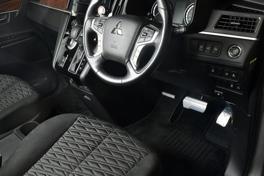 NEOPLOT Gaspedalabdeckung NEO für Mitsubishi Delica für einfache Bedienung NP70130, D5 (CV1W) 2019/2-, Silber,