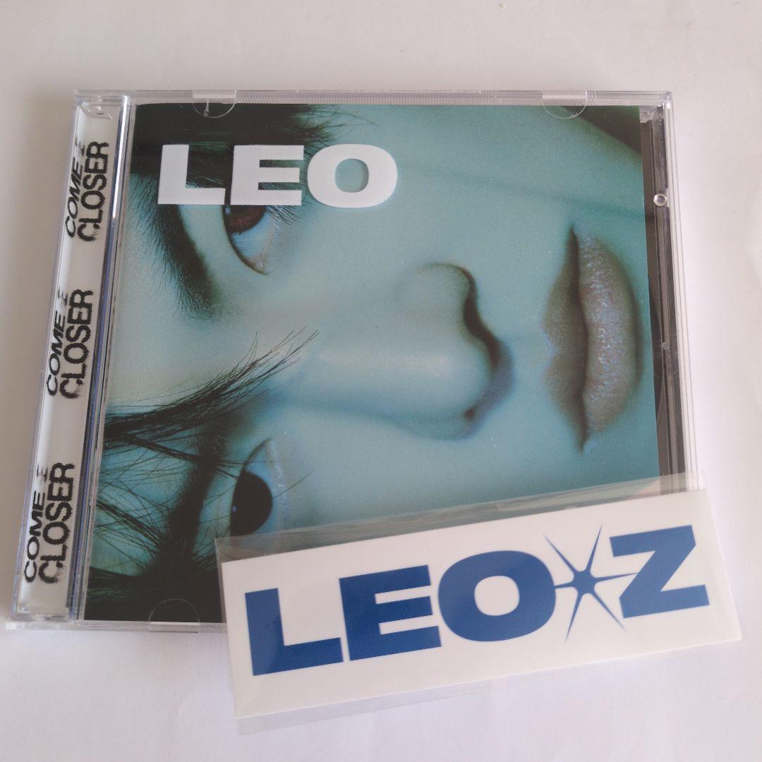 

[USED] Irio LEO COME CLOSER Album + LEOZ Sticker
