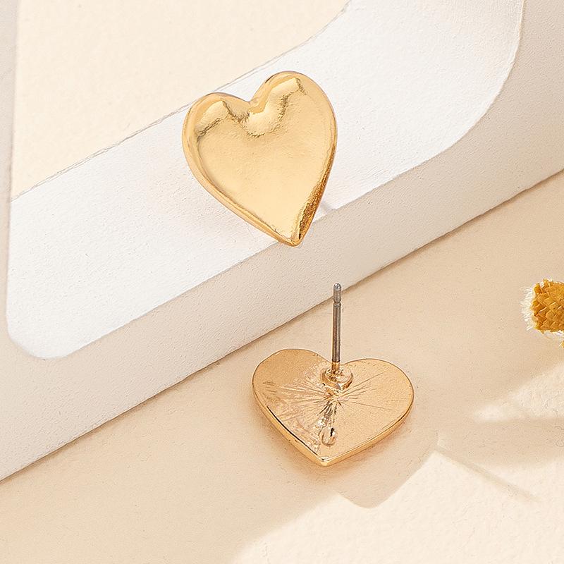 Chic Geometric Heart Charm Women's Versatile Stud Earrings