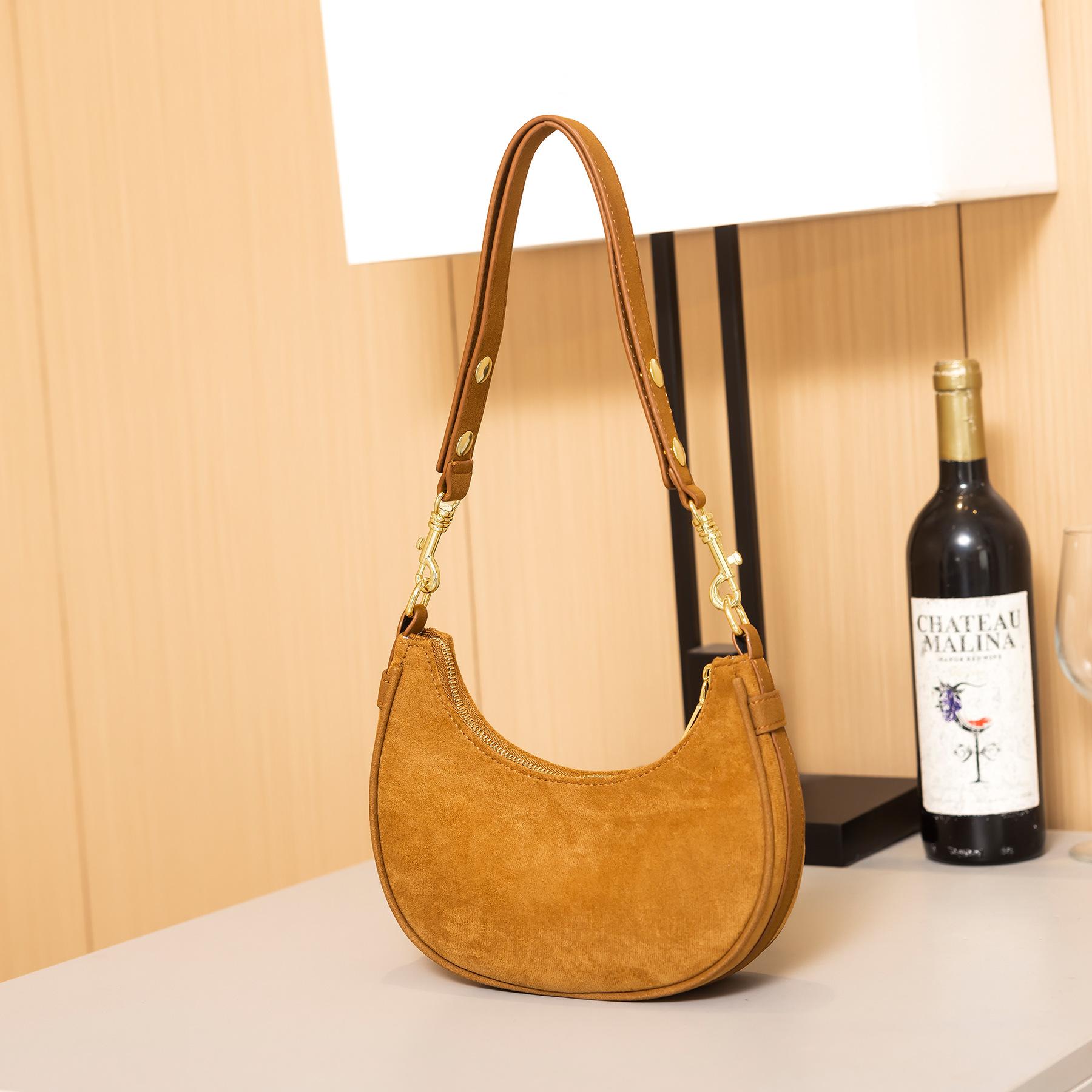 2024 Autumn/Winter New Versatile Fashion Item Suede Handbag Underarm Bag Semi-Circular Crescent Bag Wholesale