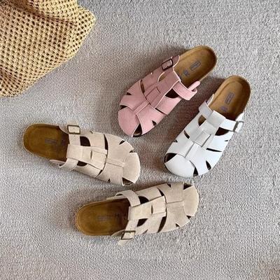 New Style Shoes: Retro Flip-flops, Women's Soft Leather Hollowed-out Flip-flops