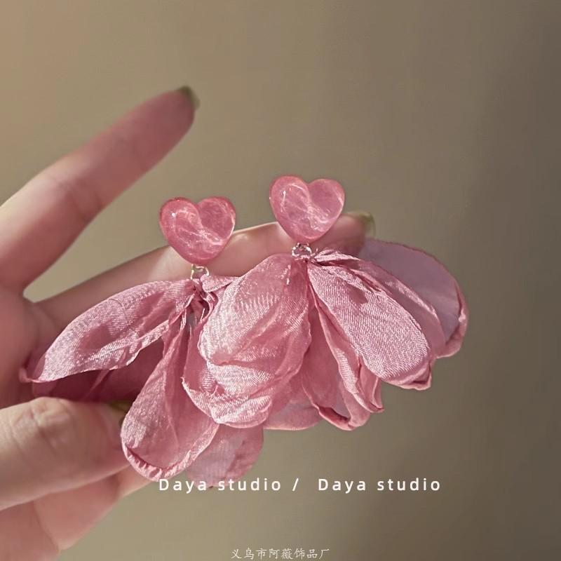 

Серьги-гвоздики с бриллиантовым тканевым цветком и бахромой, универсальные, милые, нишевая мода, высококлассные женские серьги