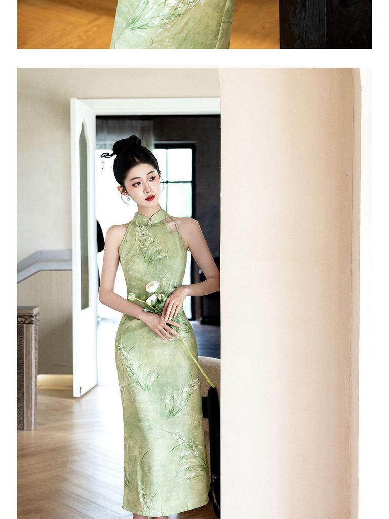 2026 Summer Green Sleeveless Cheongsam: Slimming Off-Shoulder, Waist-Cinching Halter Dress